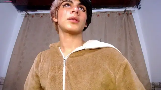 DaraSweet20 Show in webcam