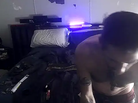 Bi_curious86 Live XXX-chat