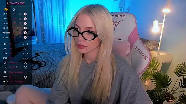 Chat XXX en directo de AnyaTaylor_