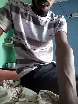 RAYI_Queen_4n Webbikameraesitys