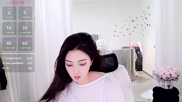 yangyang-777 网络视讯表演