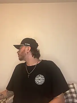 โชว์เว็บแคมของ tallhungcloudzz