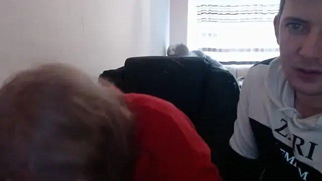 XXX chat uživo modela PeterAndJen