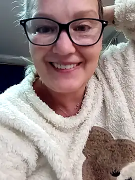 irinamaux 现场XXX聊天