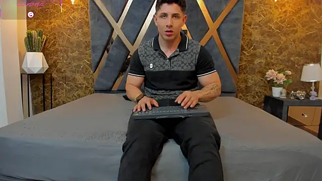 Johan_Williams_07 Chat XXX live