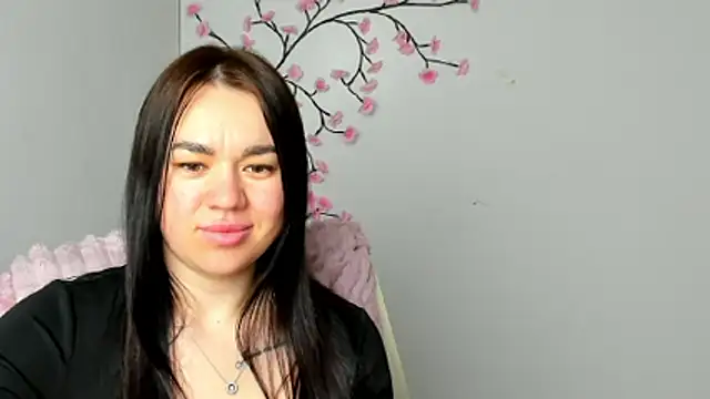 XXX chat uživo modela Lola_Saymyname