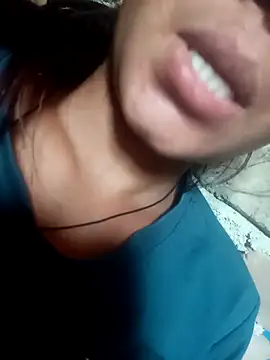 Aaisha-16's Webcam Show