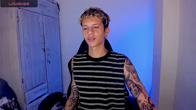 tylernova: απευθείας συνομιλία ΧΧΧ