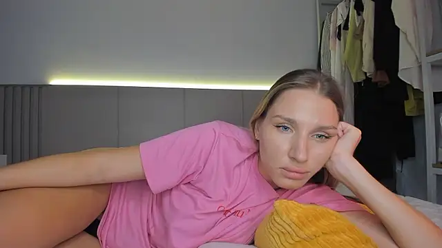 XXX chat uživo modela SofiClimbing