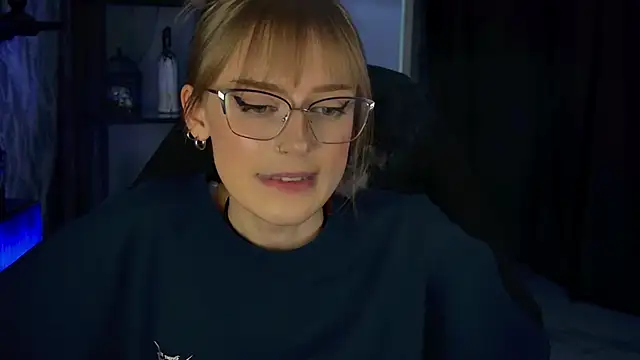 KiraMontoya 现场XXX聊天