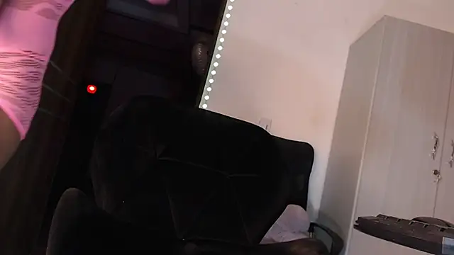 Вебкам-шоу mistressbigcock777