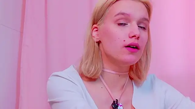 XXX chat uživo modela MeowthLilu