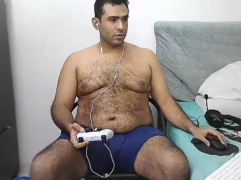 AlphaLatinoBear Webcam show