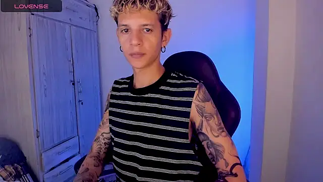 tylernova 라이브 XXX 채팅