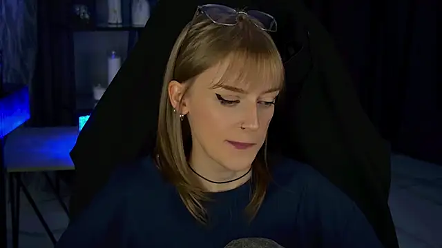 KiraMontoya's Live XXX Chat