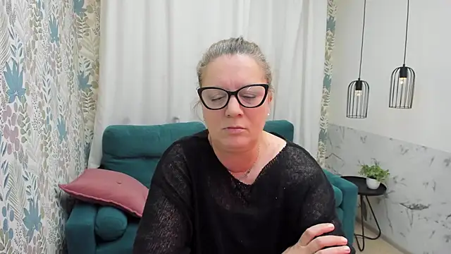 LeaPure Adlı Modelin Canlı XXX Sohbeti