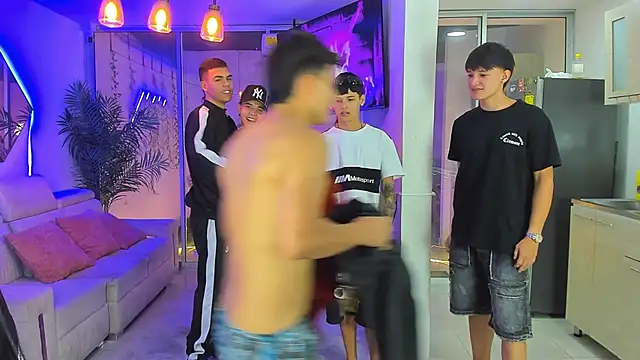 Houseofwarrios Show Webcam