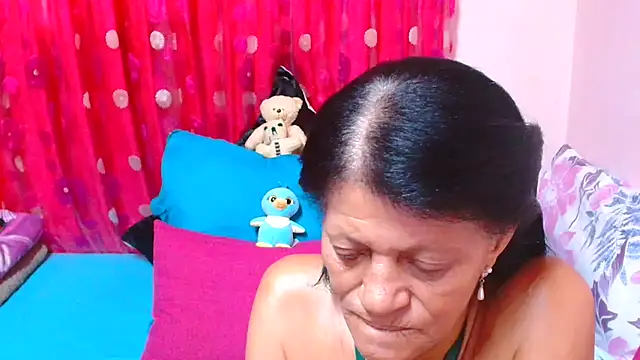 XXX chat uživo modela SLUTTYROXY