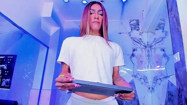 Isabella_stanford2 Show Webcam