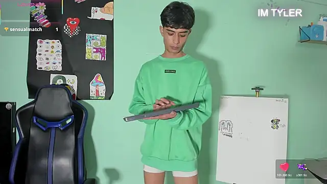 TYLERhHOT2005 在線直播表演