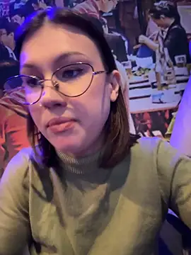 Chat +18 de RinaCat ao vivo