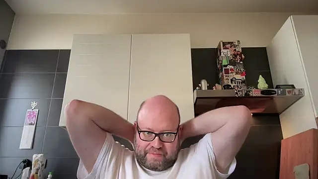 theitalianbear Chat XXX live