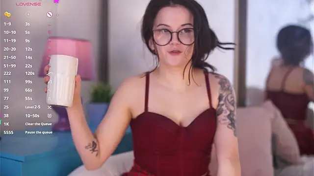 Show modela AldaDupriest na web-kameri