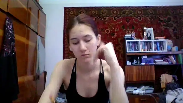 NickiKisinger Adlı Modelin Canlı XXX Sohbeti