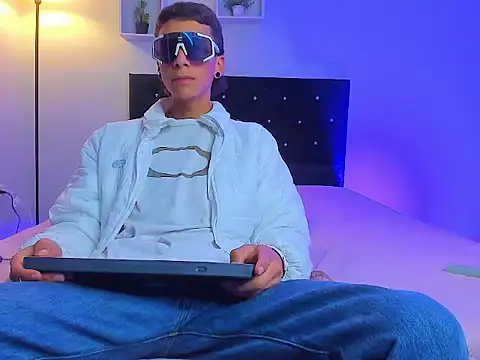 Онлайн чат XXX Noahh_Saky