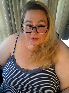 Iceprincess2bad4u Adlı Modelin Canlı XXX Sohbeti