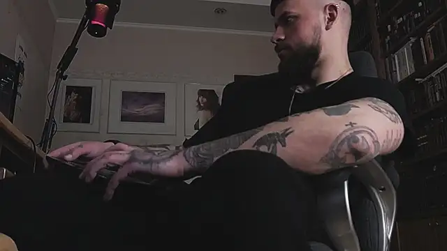 แชท XXX สดของ FindomJason