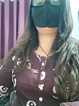 Aishwaryaa_69's Live XXX Chat