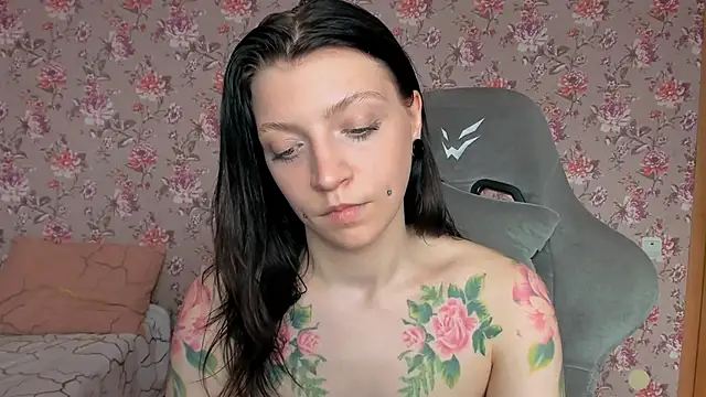 LolaRozzie Chat XXX in diretta