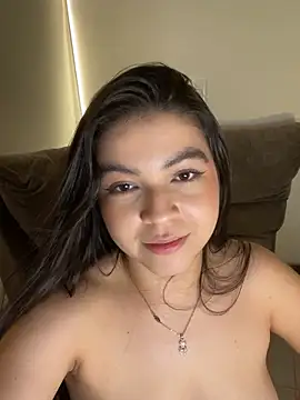 Maliiroouse Adlı Modelin Canlı XXX Sohbeti