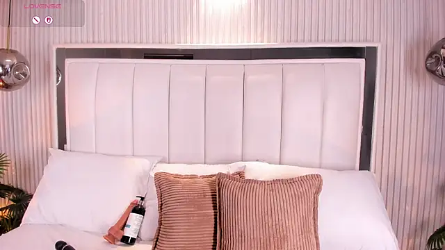 FiorelaSton: онлайн-секс-чат