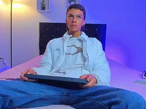 Noahh_Saky: απευθείας συνομιλία ΧΧΧ