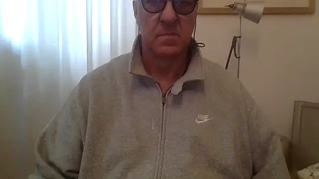 ANONIMO7735n Webbikameraesitys