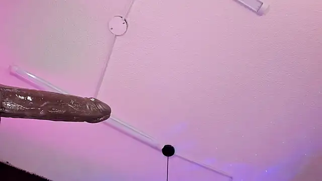 Inndrahot: απευθείας συνομιλία ΧΧΧ