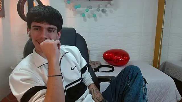 AmethystShadow17 Show Webcam