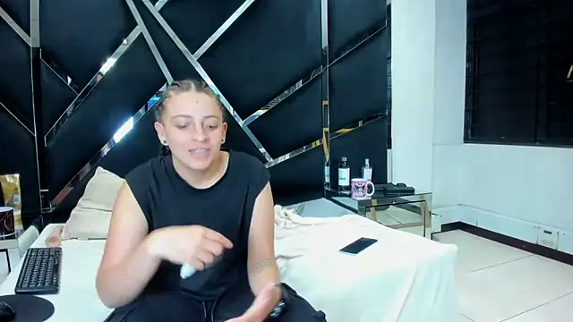 Alyssa_Noah Chat XXX live