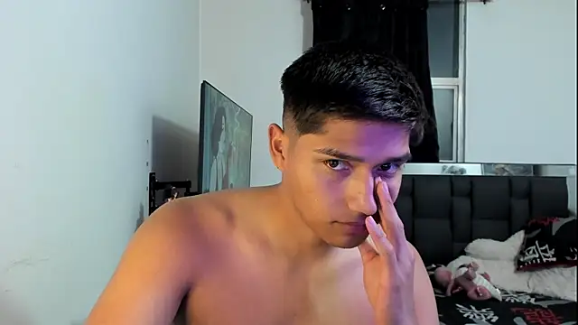 Czat XXX na żywo – mateo-Esposito