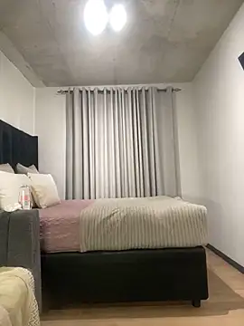 Mercedes_555's Live XXX Chat