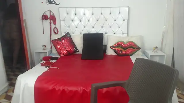 XXX chat uživo modela Sweetbigcatt