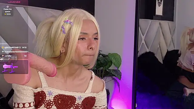 Danika_Dahl Show in webcam