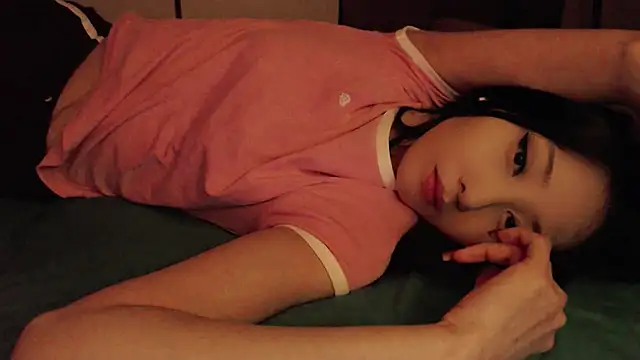 Fudzik0 Adlı Modelin Canlı XXX Sohbeti