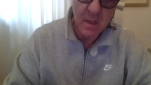 Chat +18 de ANONIMO7735 ao vivo