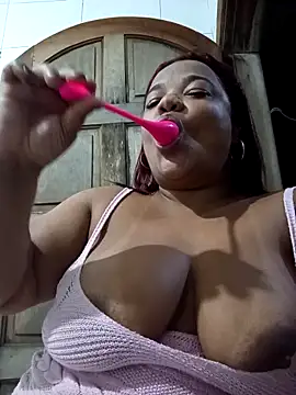 Meellcarioca Adlı Modelin Canlı XXX Sohbeti