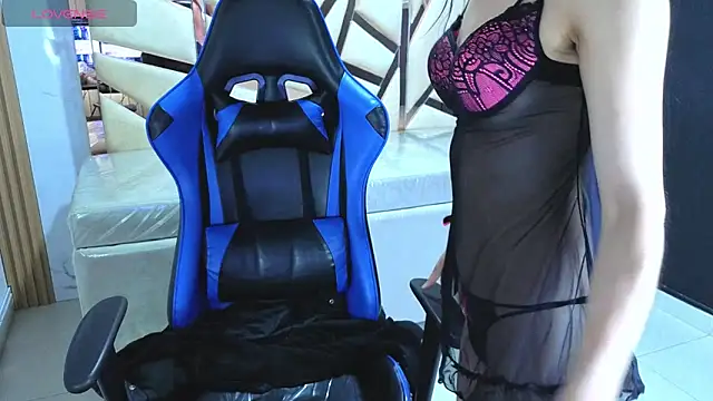 Maily_a_ Live XXX-Chat