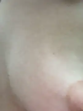 HornyMia11: διαδικτυακό σόου στην κάμερα