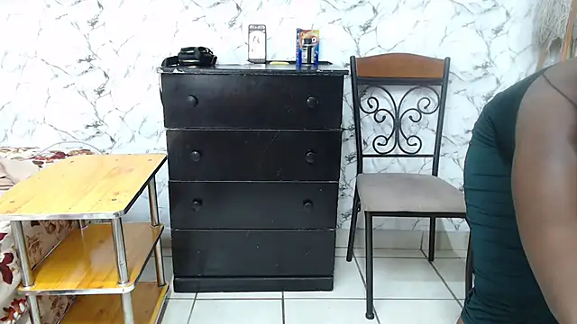 BlackDiamondX21XのライブXXXチャット